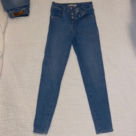 Levi’s high rise skinny jeans - Picture 2 of 4